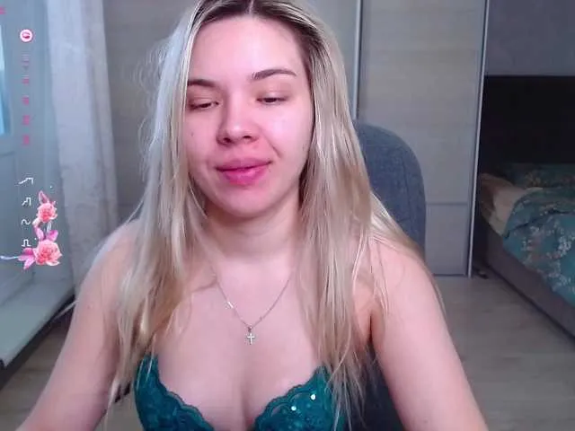 Live sex webcam photo for Lana--Nova #292381784