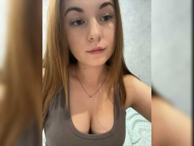 Live sex webcam photo for Lana-Rhoades #275977325