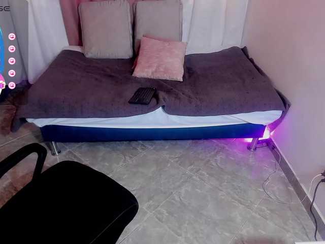 Live sex webcam photo for Lana-Stone #277115698