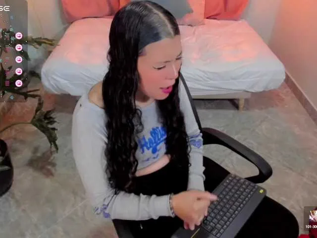 Live sex webcam photo for Lana-Stone #277500392