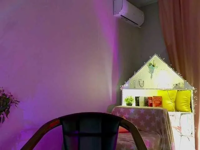 Live sex webcam photo for Lana-Wei #290972596