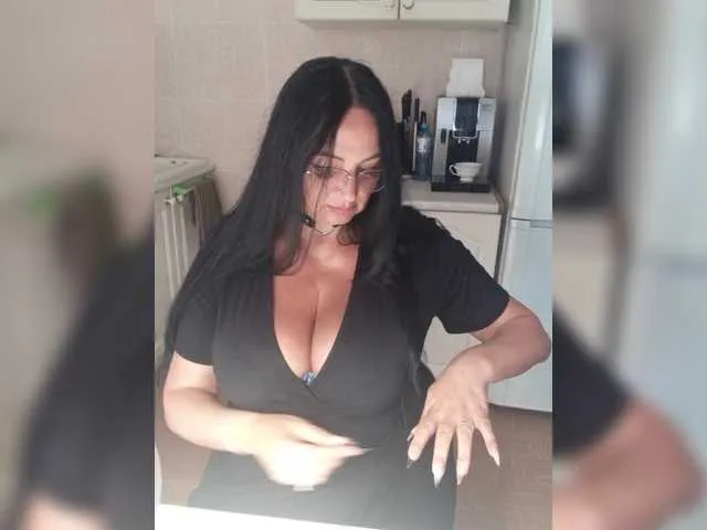 Live sex webcam photo for Lana1973 #291300297