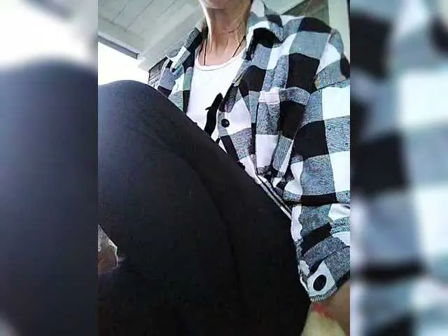 Live sex webcam photo for Lana503 #291413287