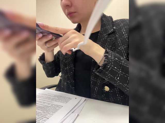 Live sex webcam photo for LanaDL18 #290297599