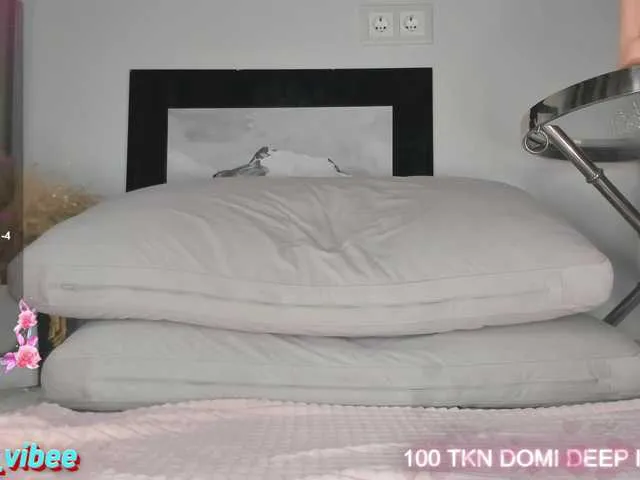 Live sex webcam photo for LanaLeee #286197515