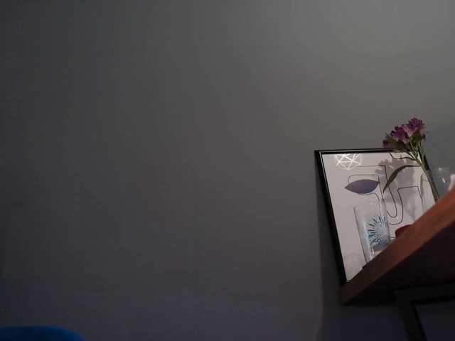 Live sex webcam photo for LanaYoung #273579806