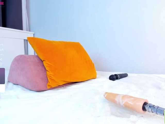 Live sex webcam photo for Lanamalone #276431297