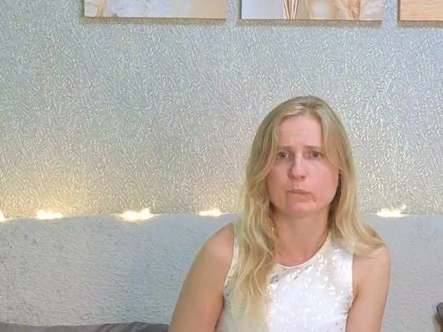 Live sex webcam photo for LanaviSmithe #278223784