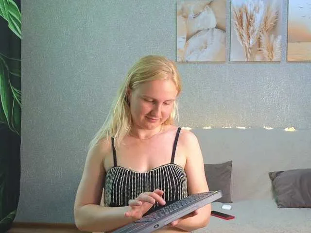 Live sex webcam photo for LanaviSmithe #278285728