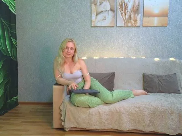 Live sex webcam photo for LanaviSmithe #278301444