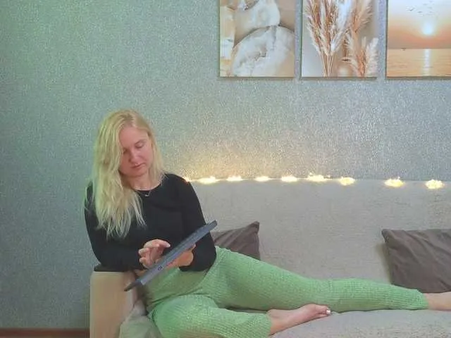 Live sex webcam photo for LanaviSmithe #278761219