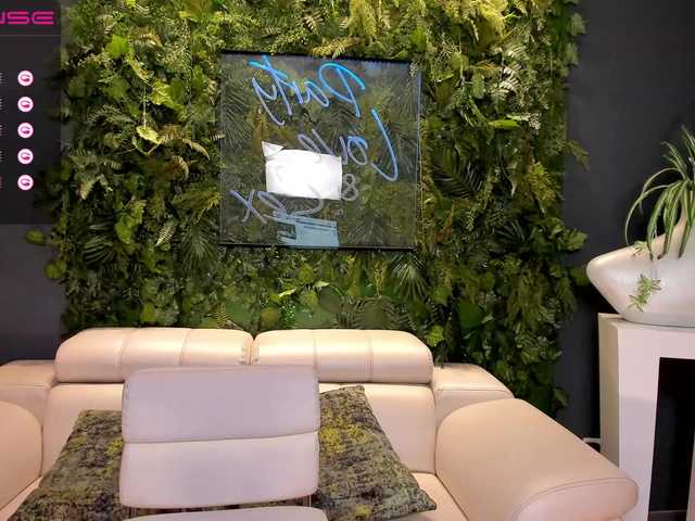 Live sex webcam photo for LannaSummer #274936667