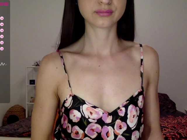 Live sex webcam photo for Lapochka2 #275504975