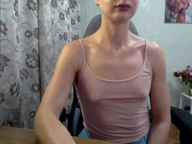 Live sex webcam photo for Lapochka2 #292298791