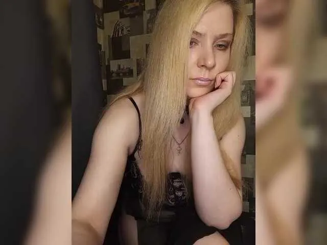 Live sex webcam photo for Lara551 #290831851