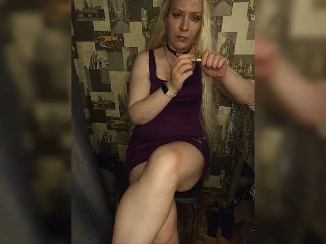Live sex webcam photo for Lara551 #293803431