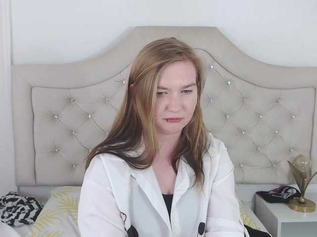 Live sex webcam photo for LaraAngel #276354988