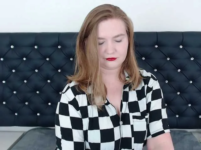 Live sex webcam photo for LaraAngel #290870038
