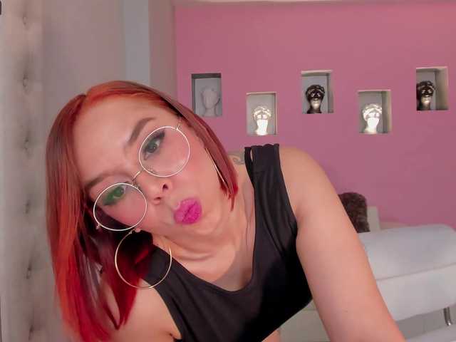 Live sex webcam photo for LaraCollins #274401596