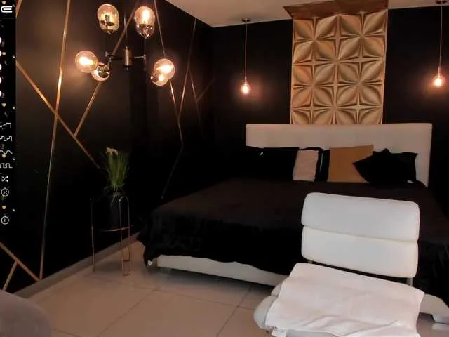 Live sex webcam photo for LaraCollins #274650408