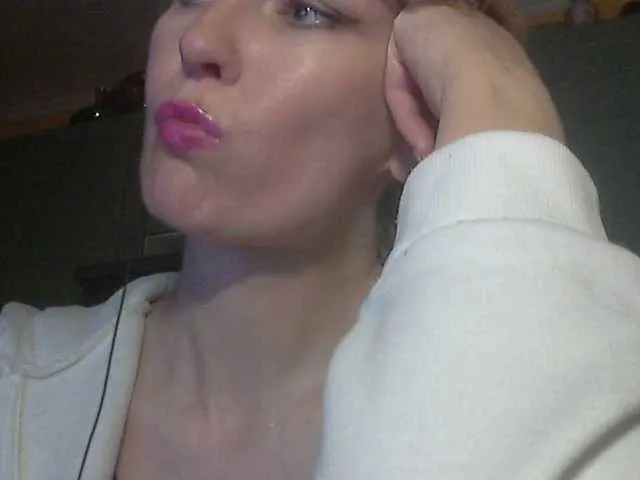 Live sex webcam photo for LaraEva #290940939