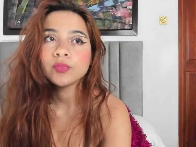 Live sex webcam photo for LaraNix #276478621