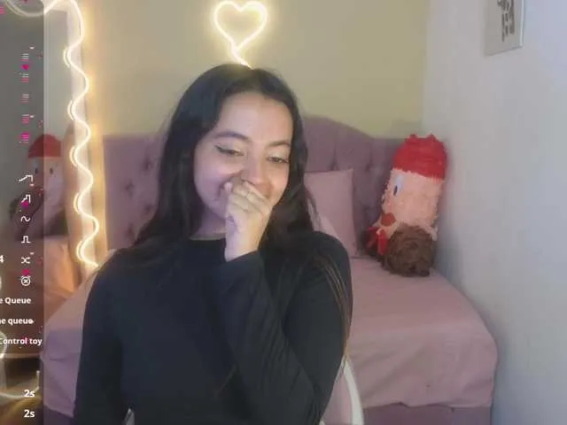 Live sex webcam photo for Laraa-tay #290624666