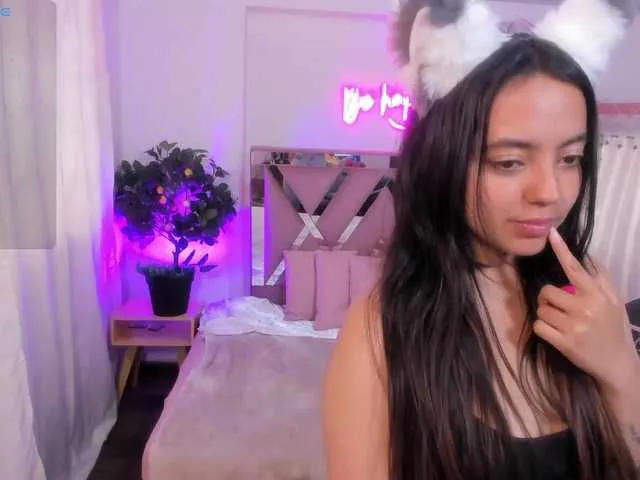 Live sex webcam photo for Laraa-tay #291354656