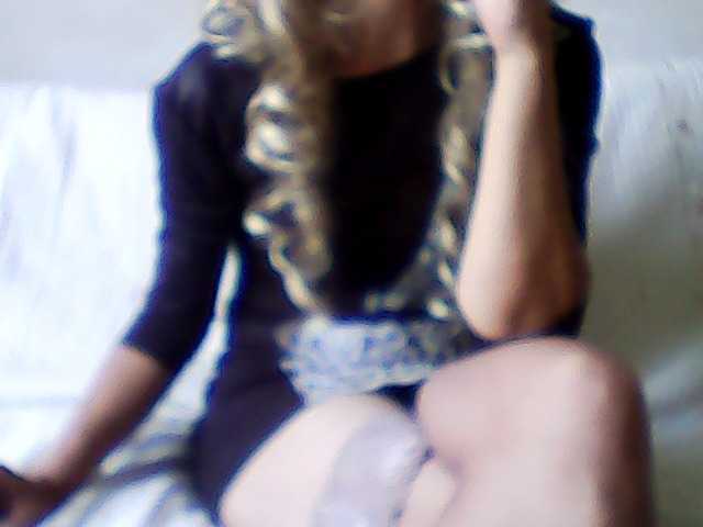 Live sex webcam photo for Laraass39 #276403410