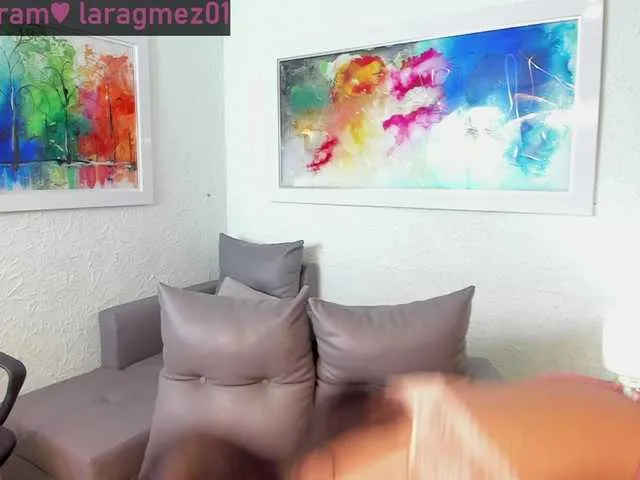 Live sex webcam photo for Laragomez #272616435