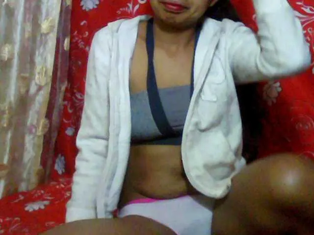Live sex webcam photo for Larah- #274350794