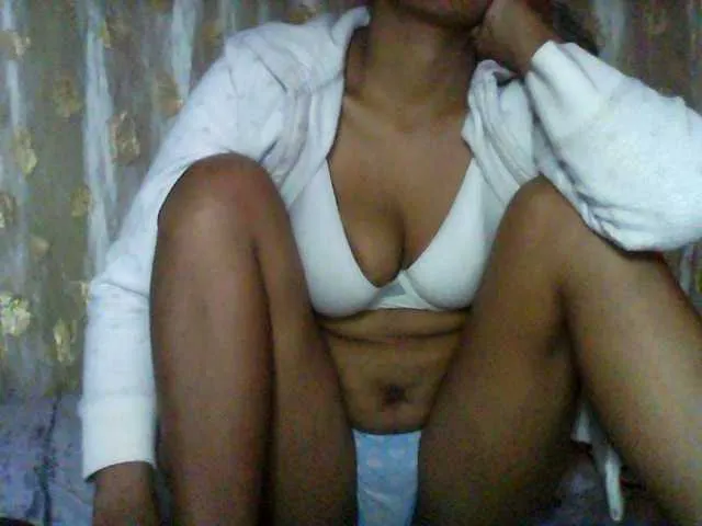 Live sex webcam photo for Larah- #274430501