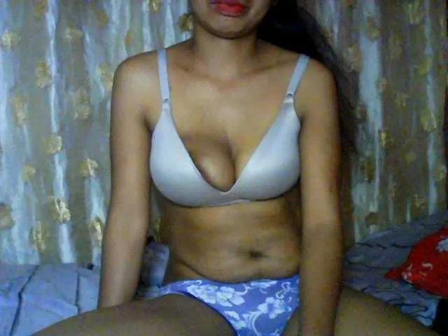 Live sex webcam photo for Larah- #274442112