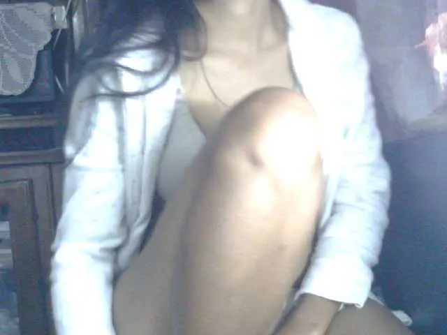 Live sex webcam photo for Larah- #274493331