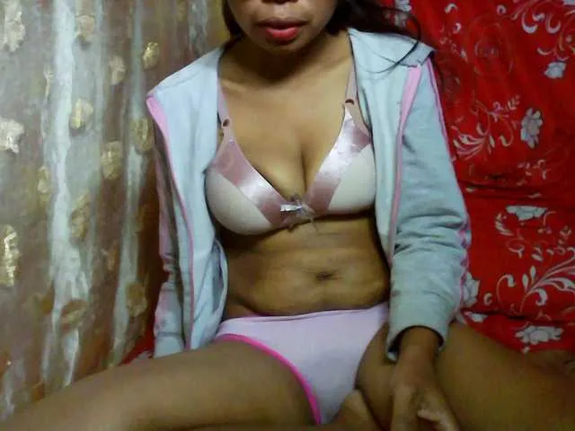 Live sex webcam photo for Larah- #274573198