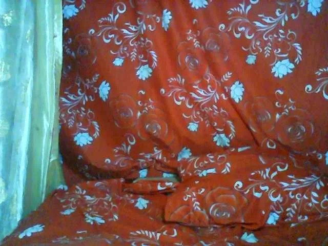 Live sex webcam photo for Larah- #275257779