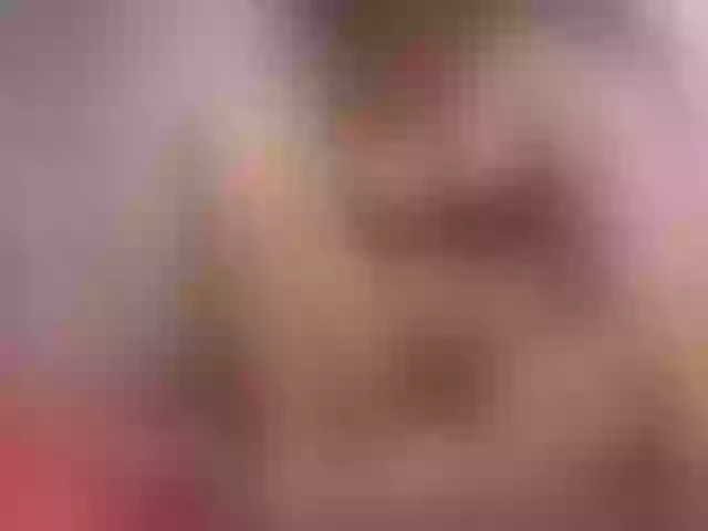 Live sex webcam photo for Larah- #275632043
