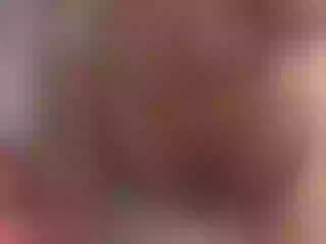 Live sex webcam photo for Larah- #275900439