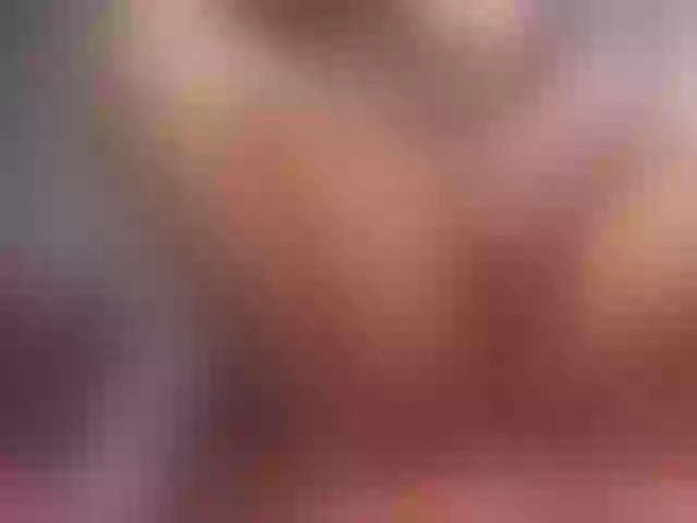 Live sex webcam photo for Larah- #275993000