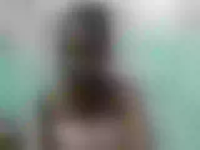 Live sex webcam photo for Larah00 #292201876