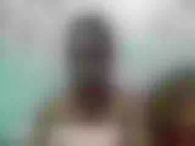 Live sex webcam photo for Larah00 #292203506