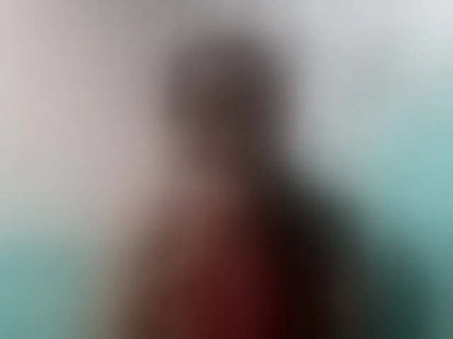 Live sex webcam photo for Larah00 #292343916