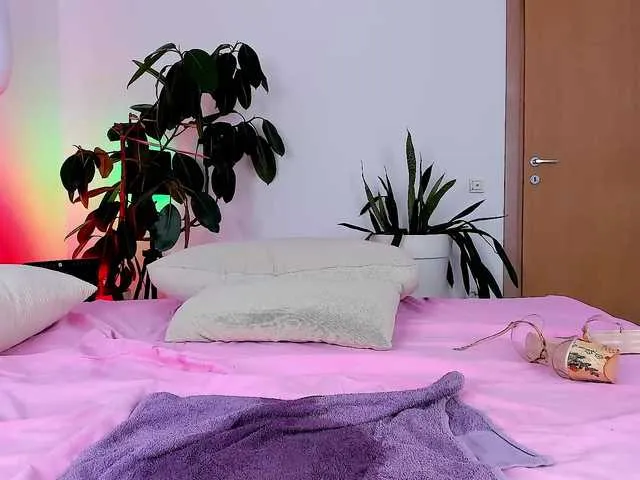 Live sex webcam photo for Laranya #291900635