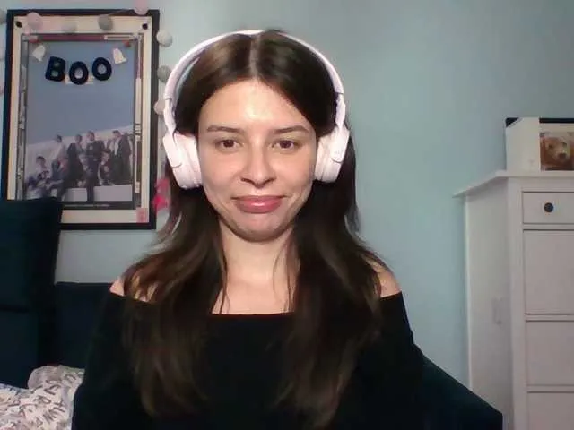 Live sex webcam photo for Larice #290896891