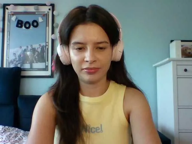 Live sex webcam photo for Larice #291392747
