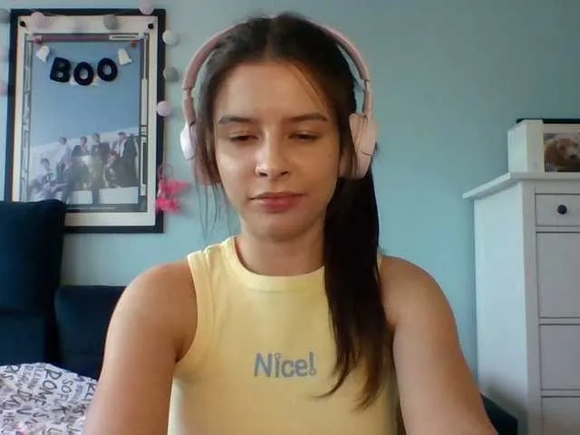 Live sex webcam photo for Larice #291433298