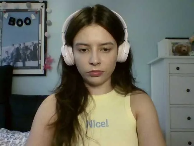 Live sex webcam photo for Larice #291570426