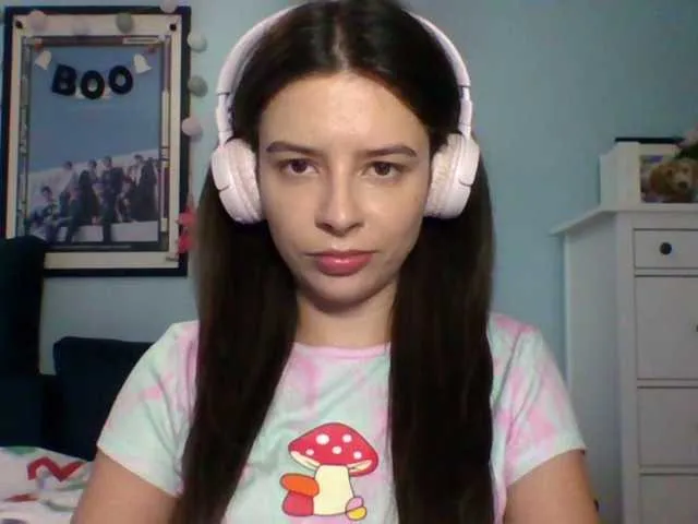 Live sex webcam photo for Larice #291734248