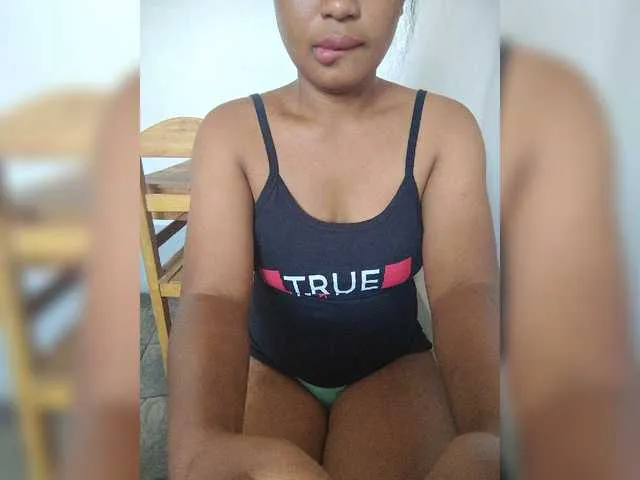 Live sex webcam photo for Lariesexy #276815179