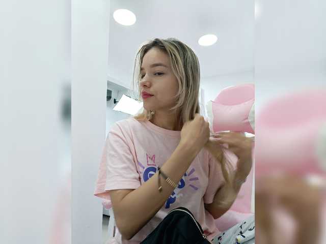 Live sex webcam photo for LarisaMaia #277179877